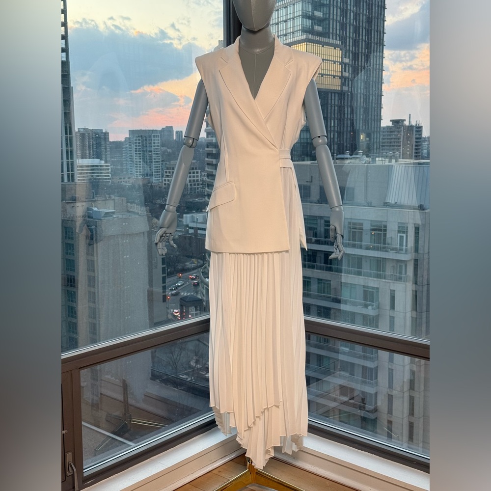 🆕 SIMKHAI 🧿 NWOT Helena Combo Blazer Dress, Pleated Skirt, White - Sz US 10 - Picture 4 of 17